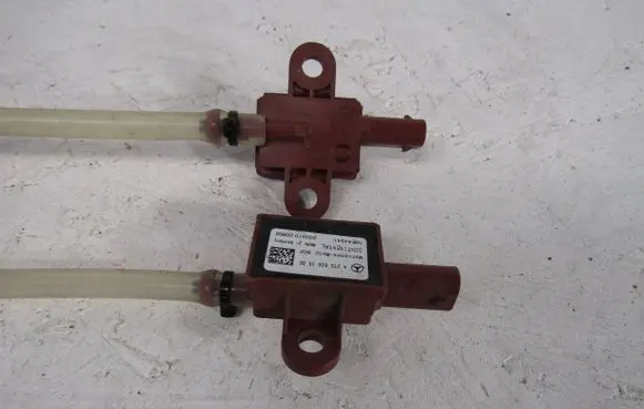Mercedes-Benz E W213 Airbag deployment crash/impact sensor A2139051500