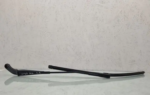 Audi A4 S4 B8 8K Front wiper blade arm 8K2955408