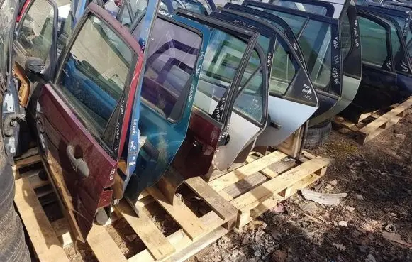 Suzuki Wagon R+ Rear door