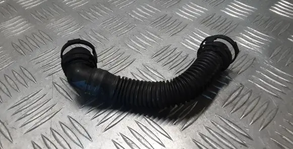 Volkswagen Tiguan Breather hose/pipe 