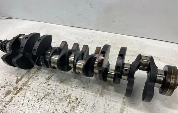 Mercedes-Benz S W126 Crankshaft 1030300801 1030310501 1030300601