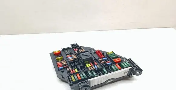 BMW 5 F10 F11 Fuse module 9267980