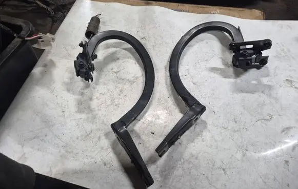 BMW M3 G80 Tailgate/trunk/boot hinge