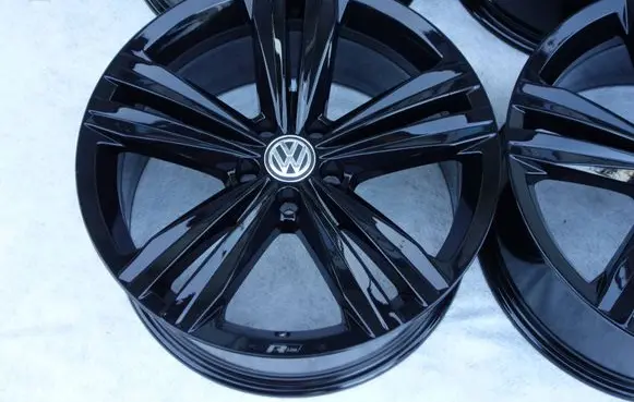 Volkswagen Touareg III R19 alloy rim 760601025P