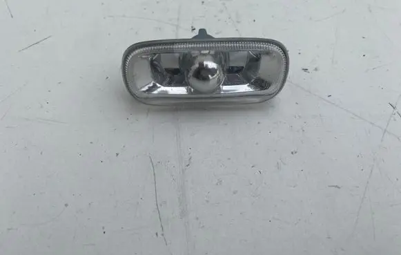 Audi A4 S4 B6 8E 8H Front fender indicator light 8E0949127