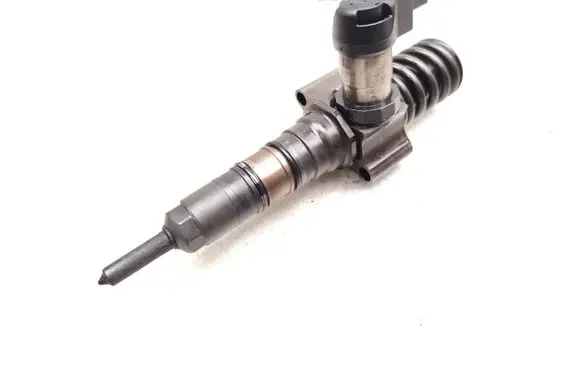 Audi A4 S4 B7 8E 8H Fuel injector 03G130073T