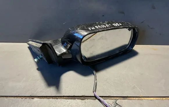 Volkswagen PASSAT B5.5 Front door electric wing mirror E1020479