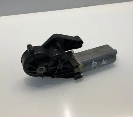 Mercedes-Benz CLS C219 Seat adjustment motor 0390203208