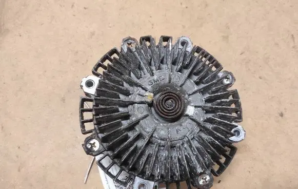 KIA Sorento Viscous fan clutch