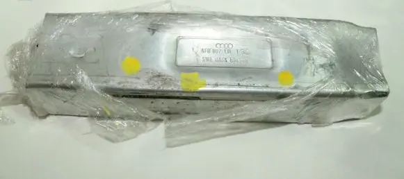Audi A6 S6 C6 4F Quarter panel pressure vent 4F0807134