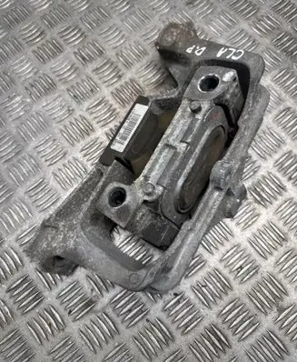 Mercedes-Benz CLA C117 X117 W117 Engine mount bracket A2462402617