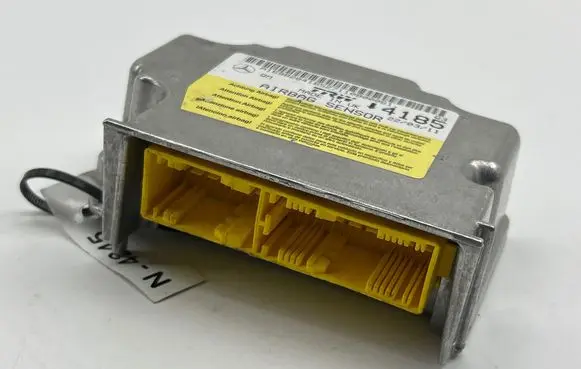 Mercedes-Benz B W245 Airbag control unit/module A1698204185 L4185