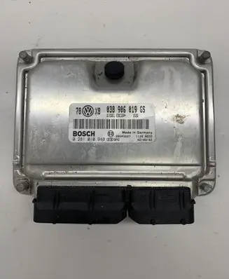 Volkswagen PASSAT B5.5 Engine control unit/module 038906019GS 0281010940