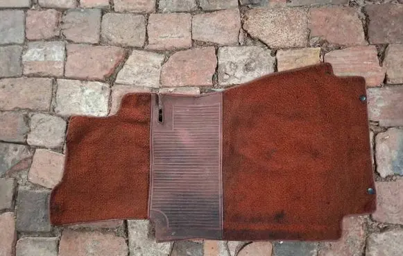 Mercedes-Benz W123 Front floor mat 
