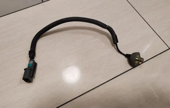 Mitsubishi Carisma Detonation knock sensor E1T15577