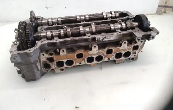 Mercedes-Benz R W251 Engine head A6420108820
