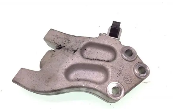 Maserati Ghibli Engine mounting bracket