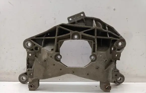 Audi A8 S8 D4 4H Gearbox mounting bracket