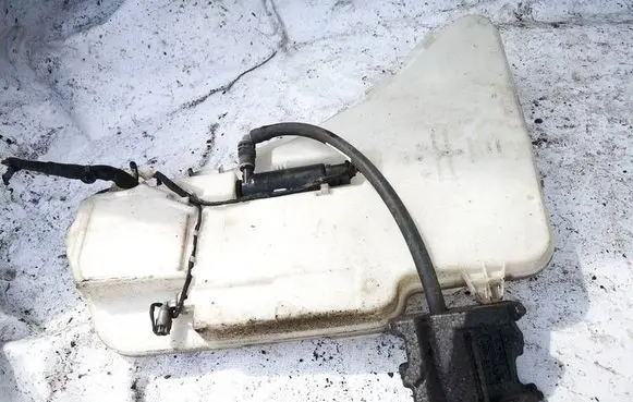 BMW 5 F10 F11 Windshield washer fluid reservoir/tank 7269663 7269665