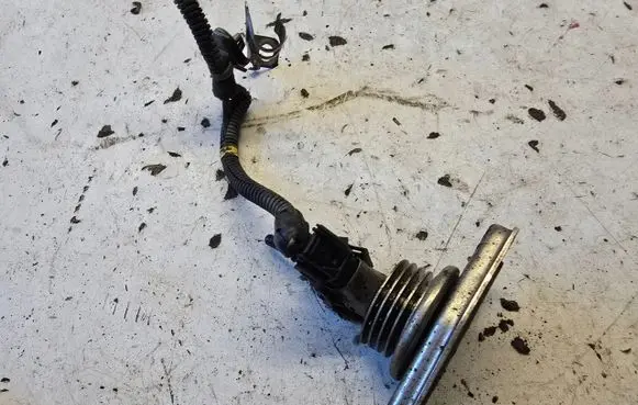 Opel Zafira C AdBlue injector 55594059