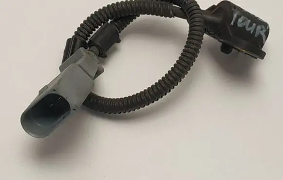 Volkswagen Touran I Crankshaft position sensor 9805940