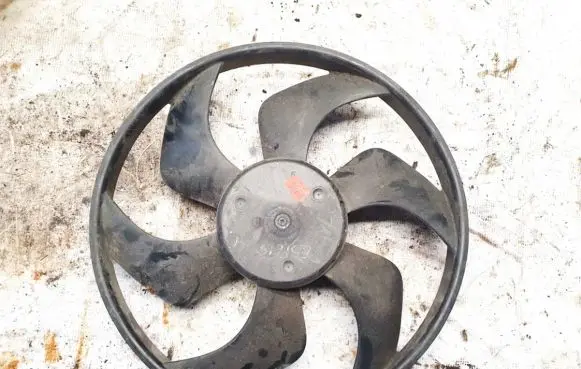 Renault Espace III Radiator cooling fan shroud