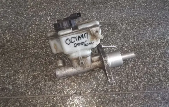 Skoda Octavia Mk2 (1Z) Master brake cylinder