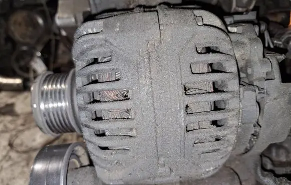 Volkswagen Golf IV Generator/alternator 028903028