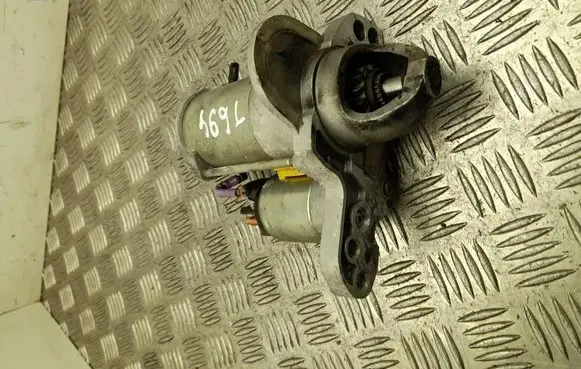 Dacia Sandero Starter motor 23308820R