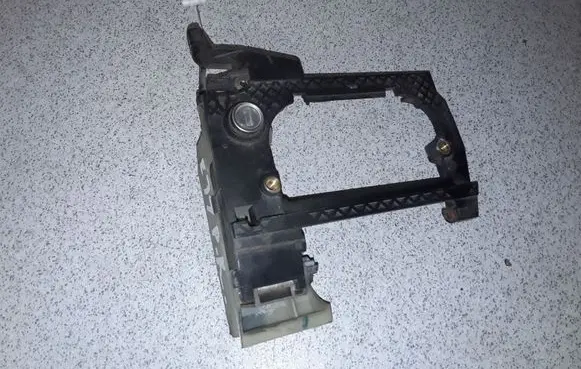 Front door exterior handle/bracket