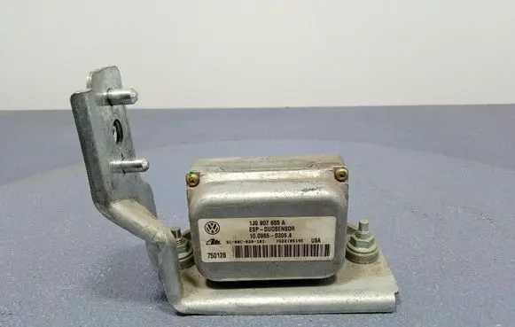 Volkswagen Bora ESP acceleration yaw rate sensor 1J0907655A