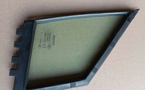 Toyota Corolla Verso E121 Front door vent window glass four-door 43R00097