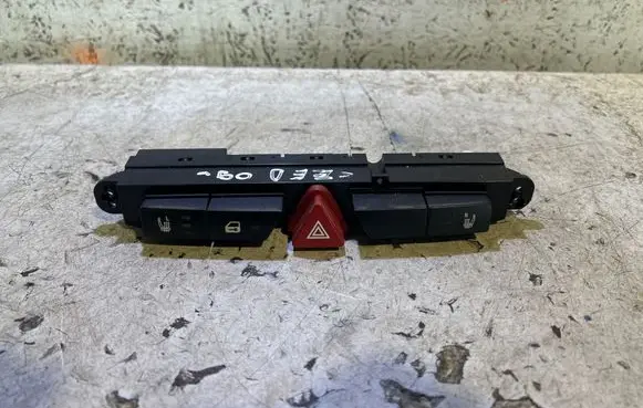 KIA Ceed Hazard light switch 937001H000 937001H010 202006302
