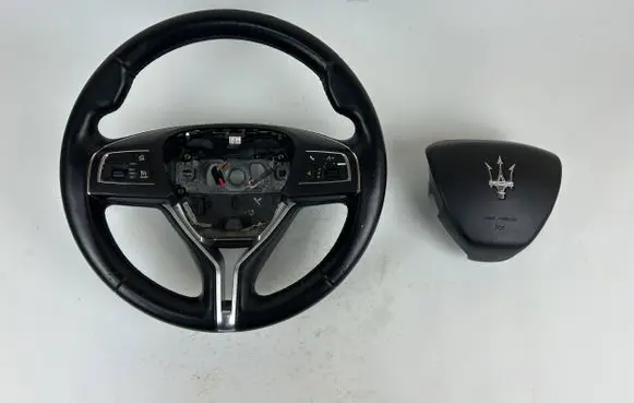 Maserati Levante Steering wheel 670087613