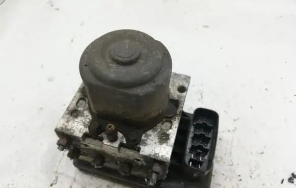 Toyota Avensis Verso ABS Pump 4451044050 8954144050