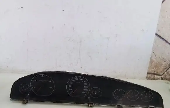 Audi A6 S6 C4 4A Speedometer (instrument cluster) 88311219
