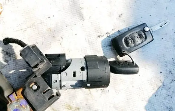 Peugeot 407 Ignition lock n0502072