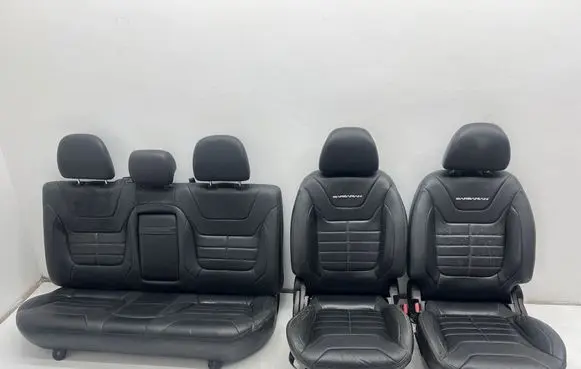 Mitsubishi L200 Seat set 