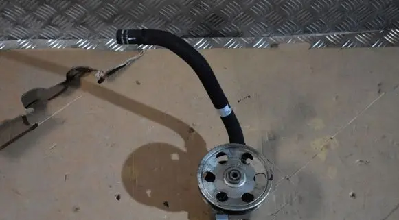 Maserati GranCabrio M145 Power steering pump 263369
