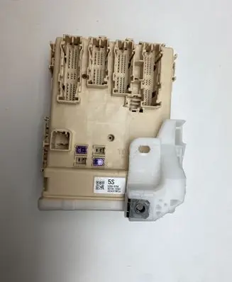 Toyota Auris E210 Fuse box set 8922102480 63586756