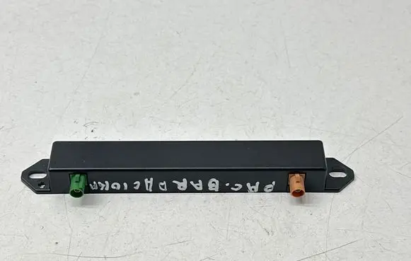 Chrysler Pacifica Antenna control unit P68306857AA