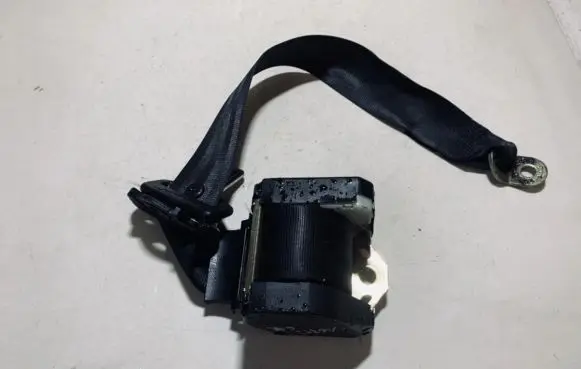 Audi A3 S3 8L Rear seatbelt 8l3857805b