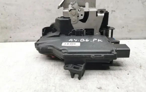 Audi A4 S4 B6 8E 8H Front door lock 8E2837015C
