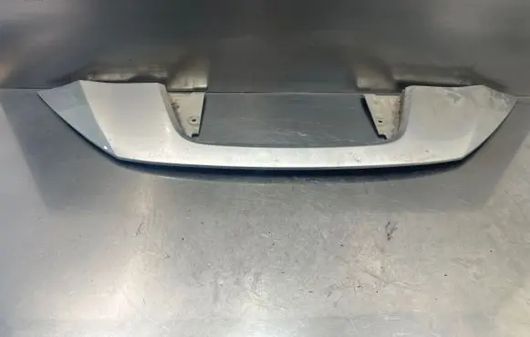 Nissan Leaf II (ZE1) Front bumper upper radiator grill 623205SH0A
