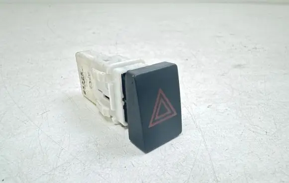 Nissan Qashqai Hazard light switch 26290
