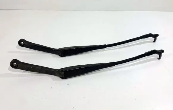 Mercedes-Benz GLK (X204) Front wiper blade arm 