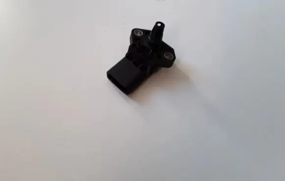 Audi Q3 8U Air pressure sensor 0281002977
