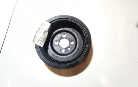 Volkswagen Golf V Crankshaft pulley 03G105243