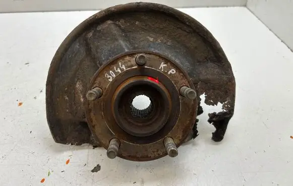 Dodge Caliber Front wheel hub 