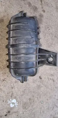 Vacuum air tank